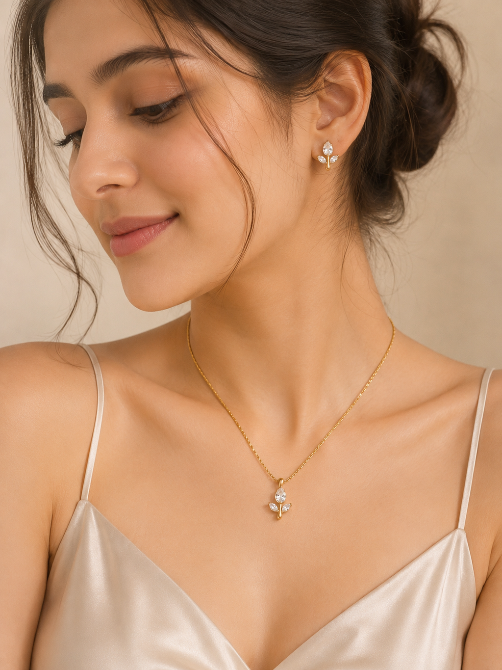 Mini tulip necklace with studs (white)