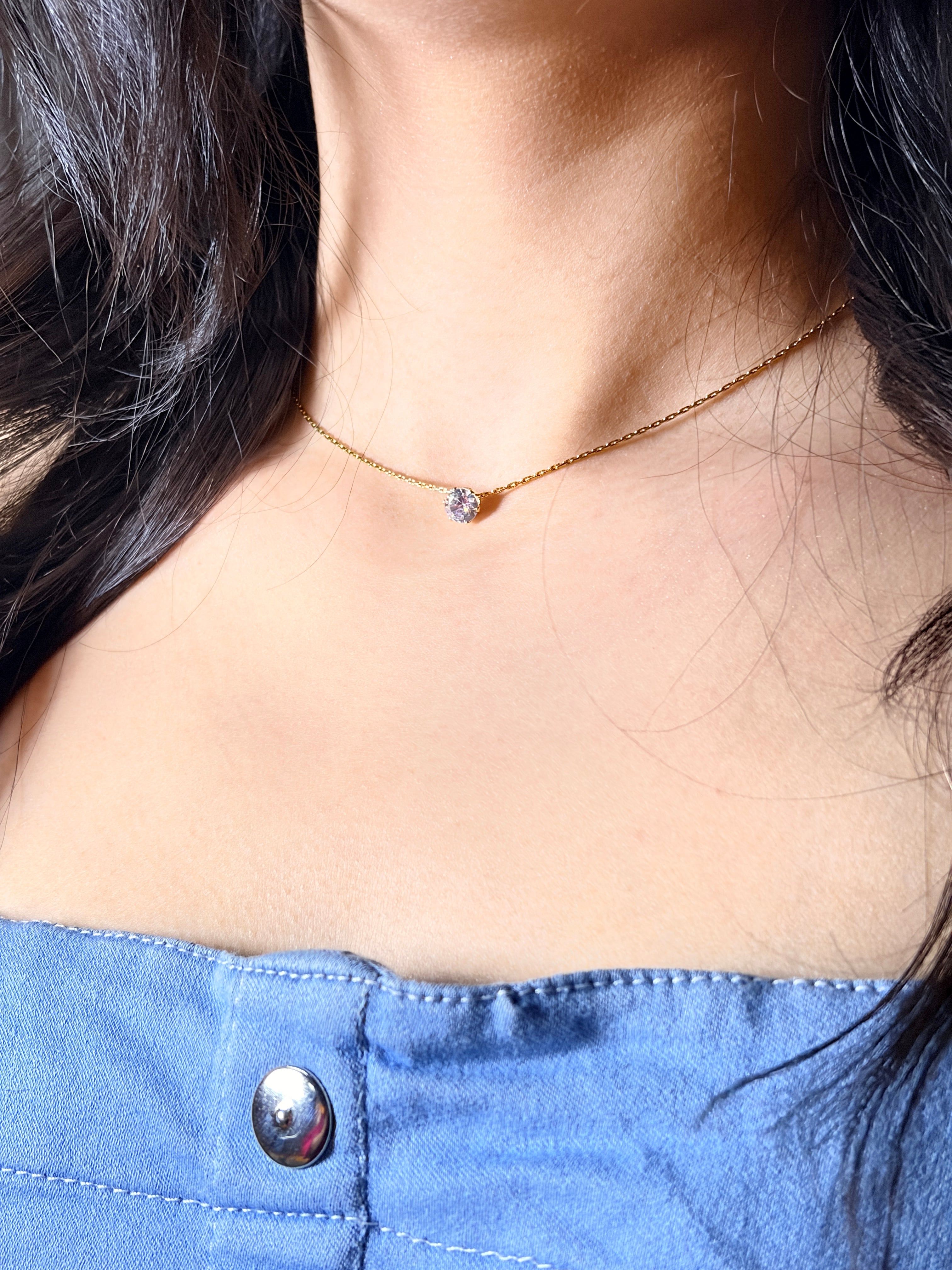 Single stone studded necklace