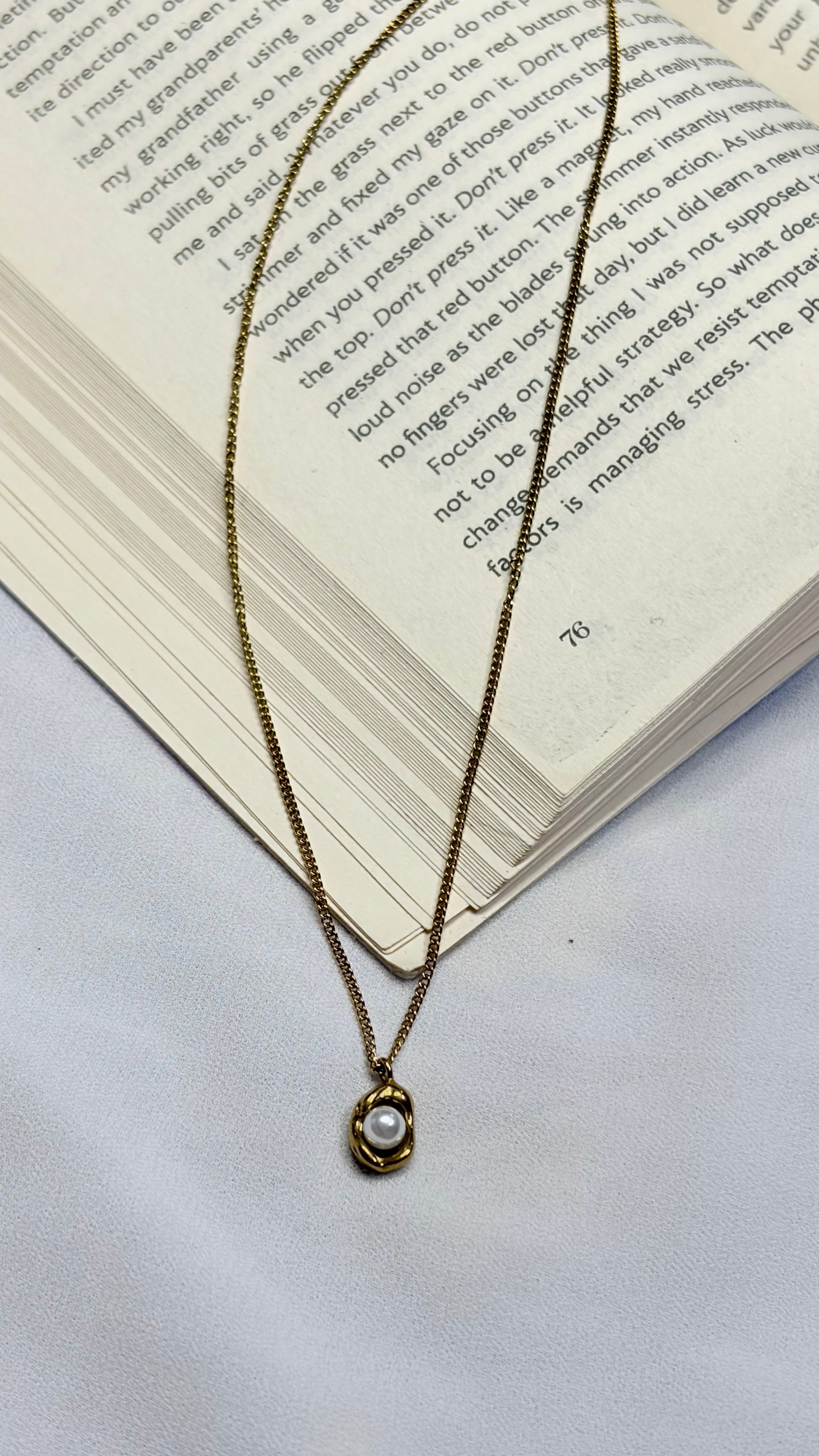 Minimal pearly necklace