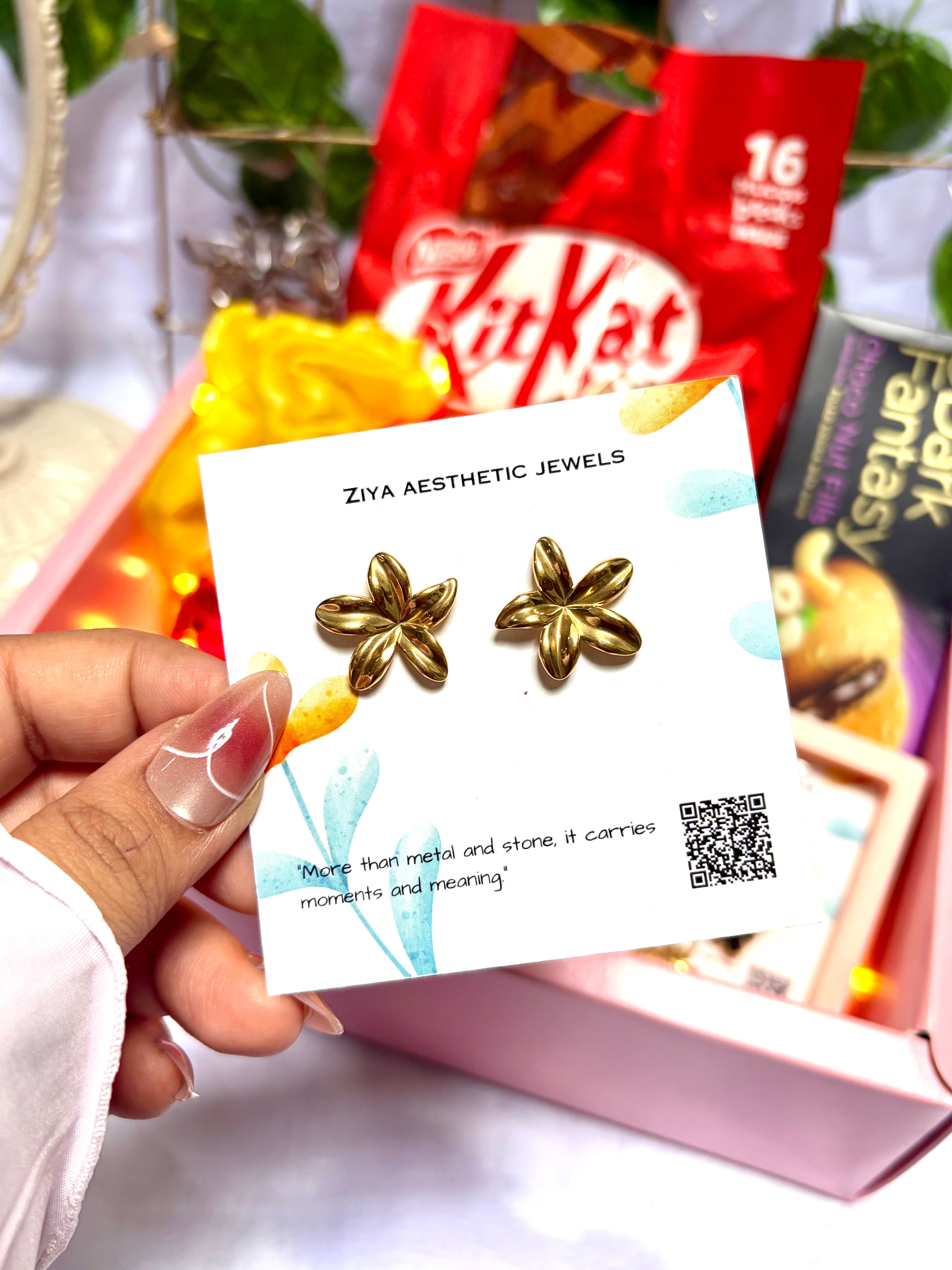 Mini floral studs