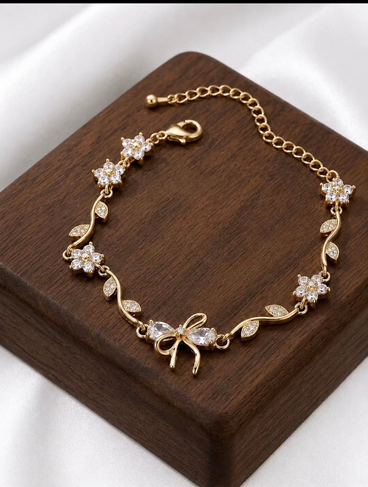 Crystal Bow Bracelet (adjustable size)