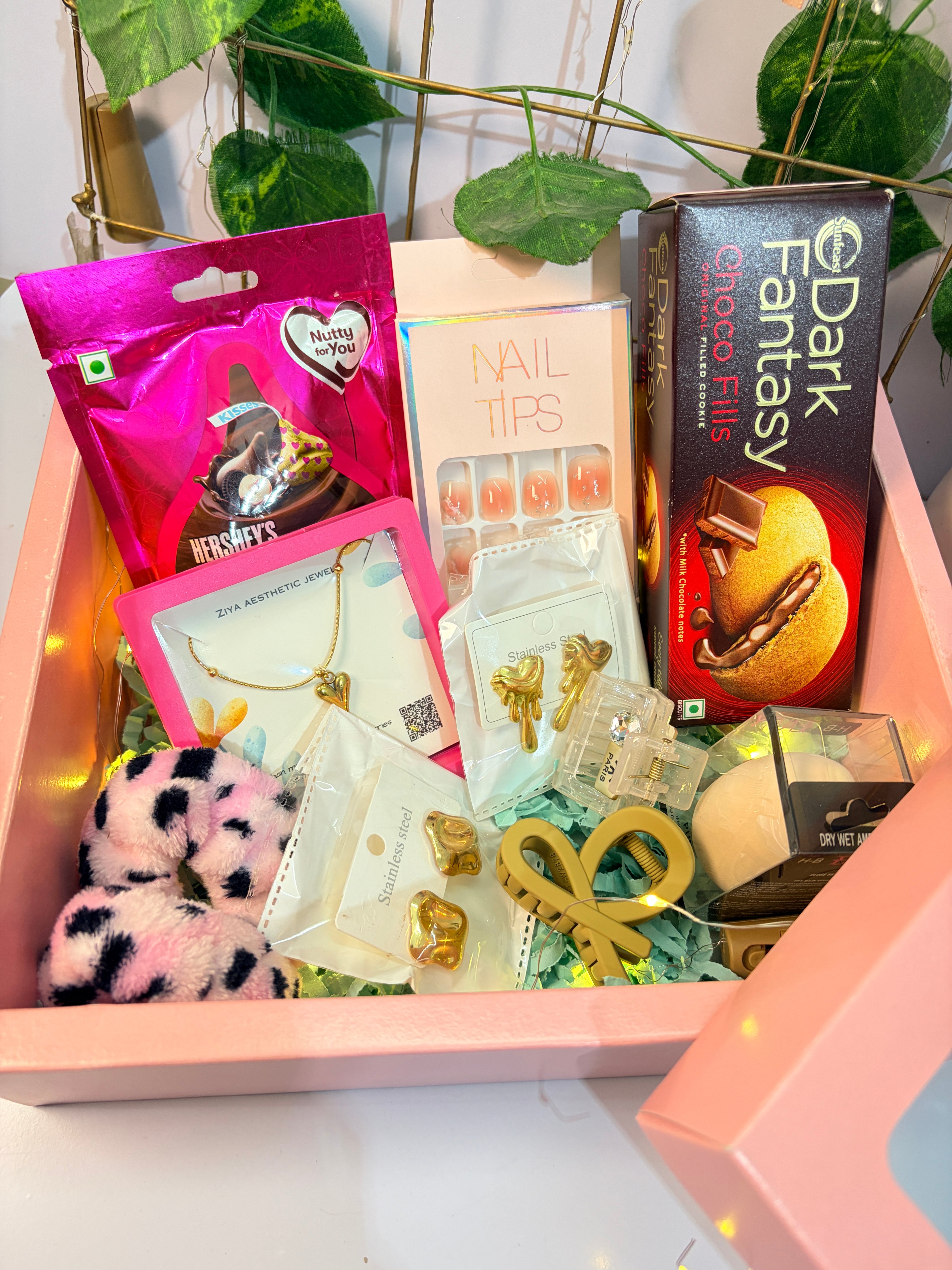 The Pink affair hamper box