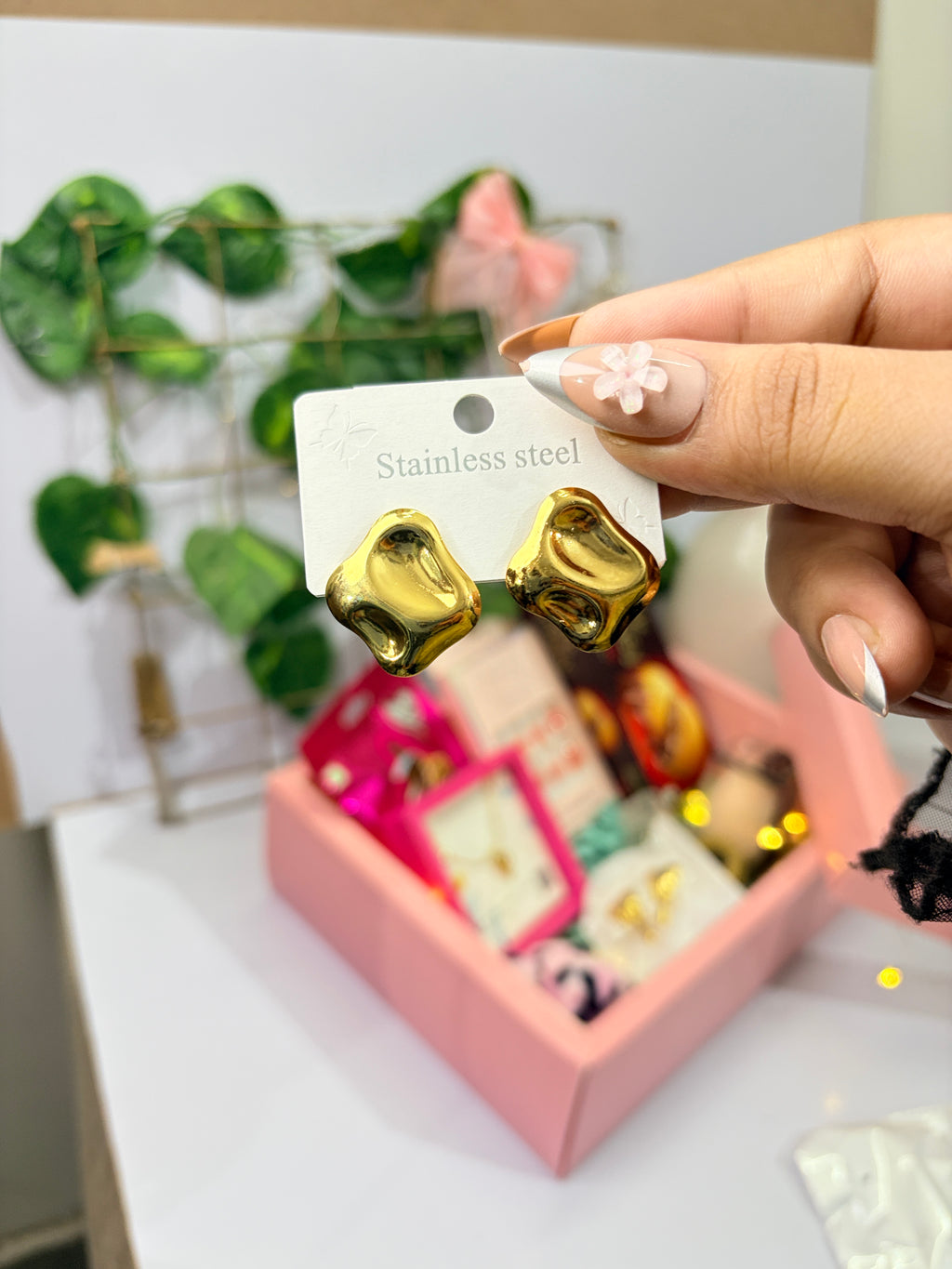 The Pink affair hamper box
