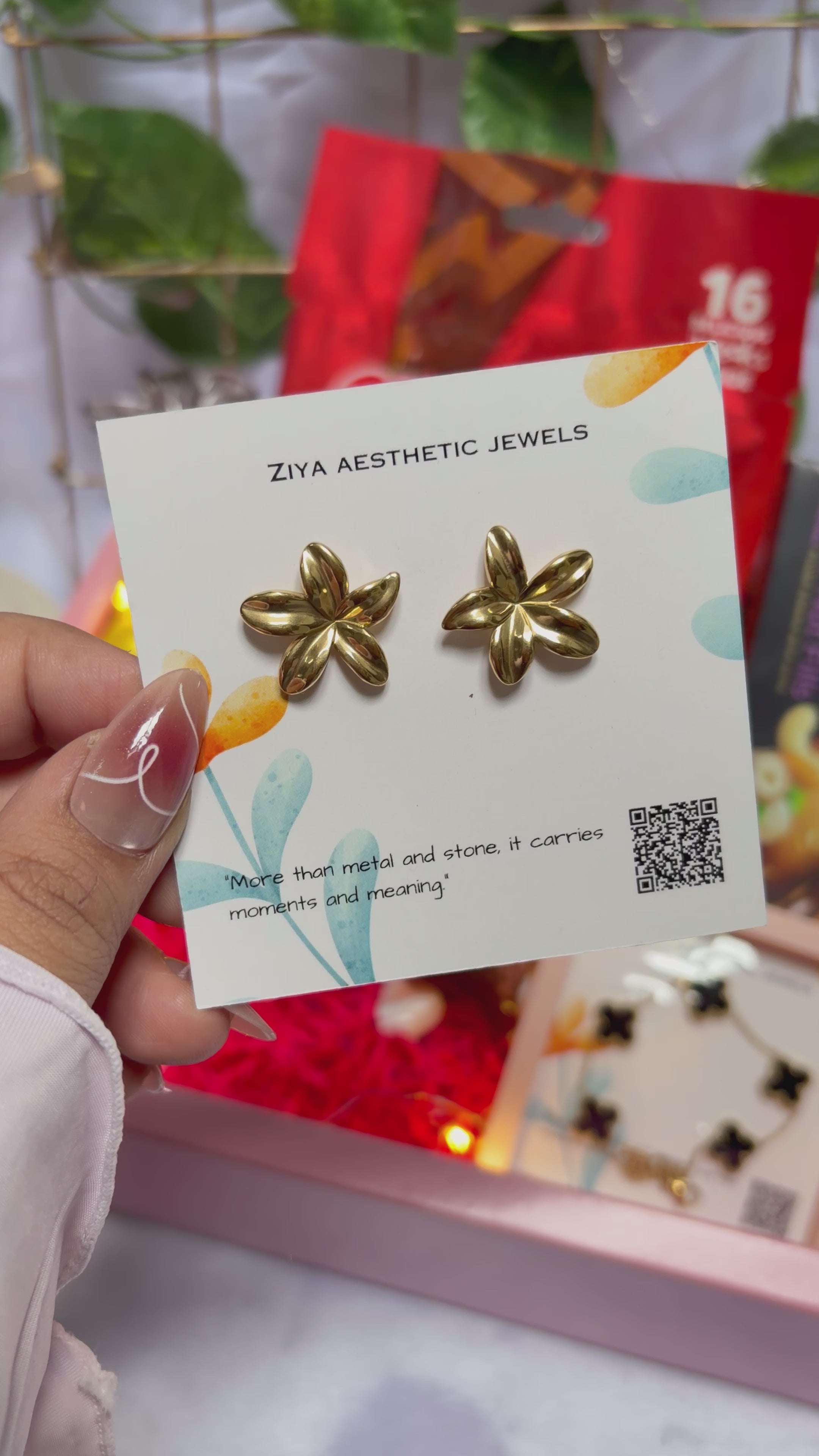 Mini floral studs
